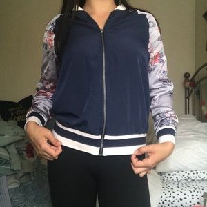 SUPER CUTE BOMBER JACKET
